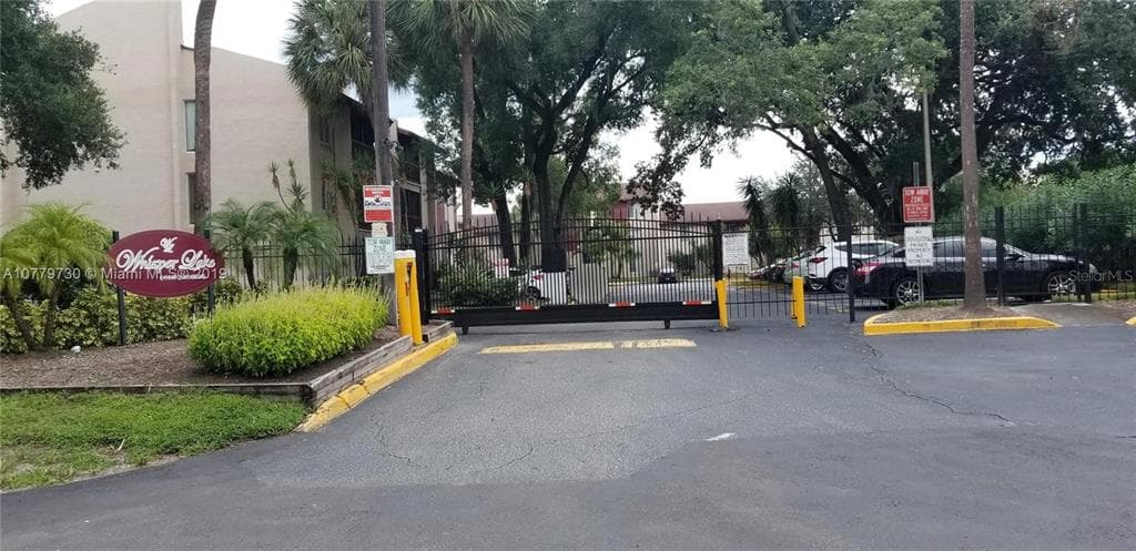 3824 N LAKE DRIVE # 108, TAMPA, FL 33614