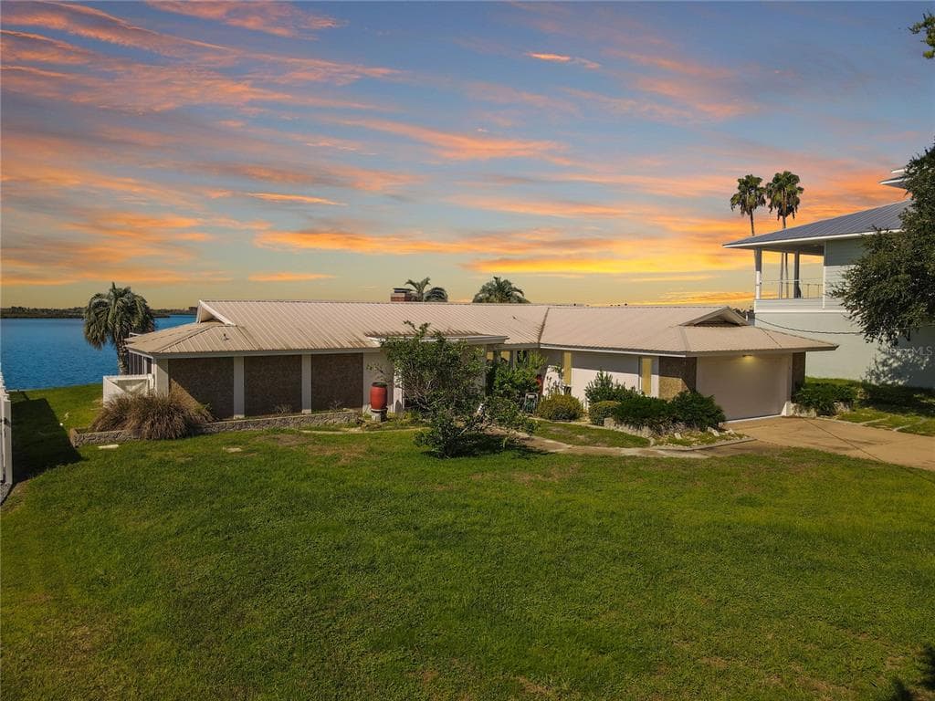 12000 W BAYSHORE DRIVE, CRYSTAL RIVER, FL 34429