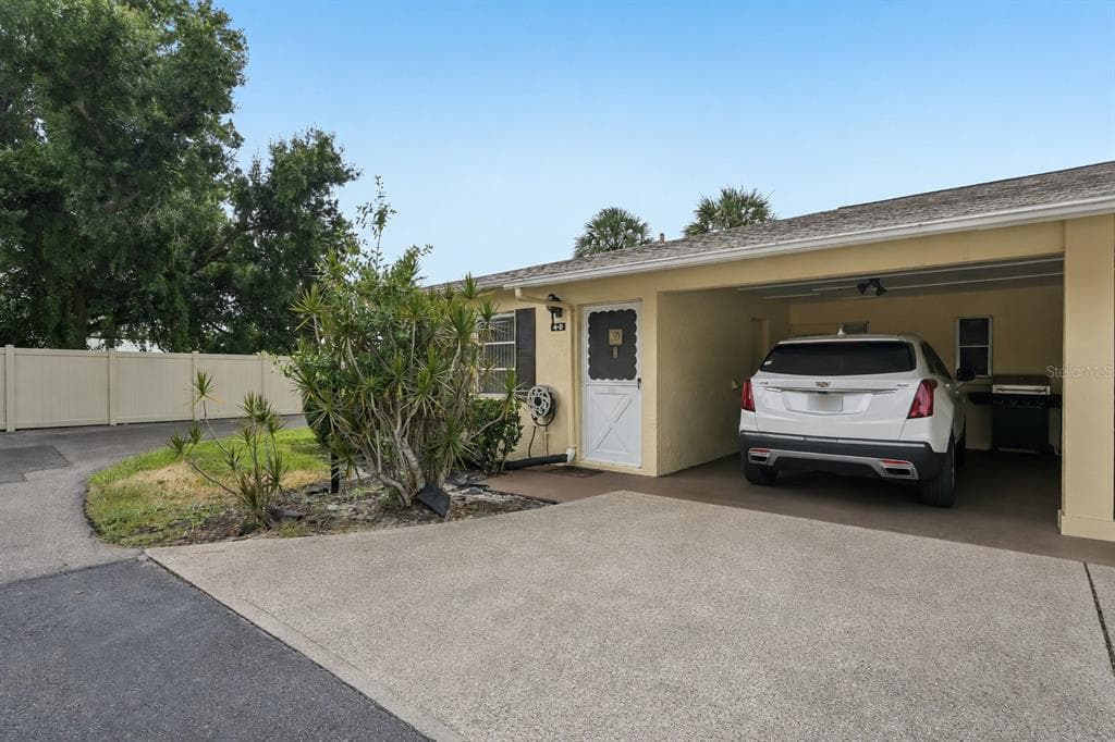 390 301 BOULEVARD W # 4D, BRADENTON, FL 34205