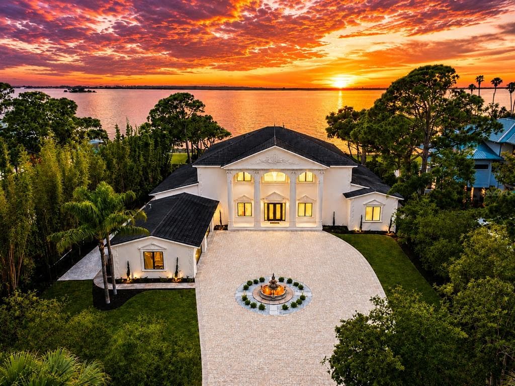 1516 BAYSHORE BOULEVARD, DUNEDIN, FL 34698
