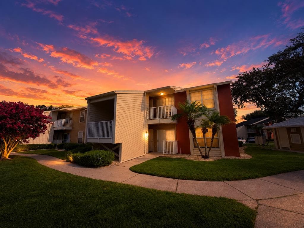203 LAKE PARSONS GREEN # 108, BRANDON, FL 33511