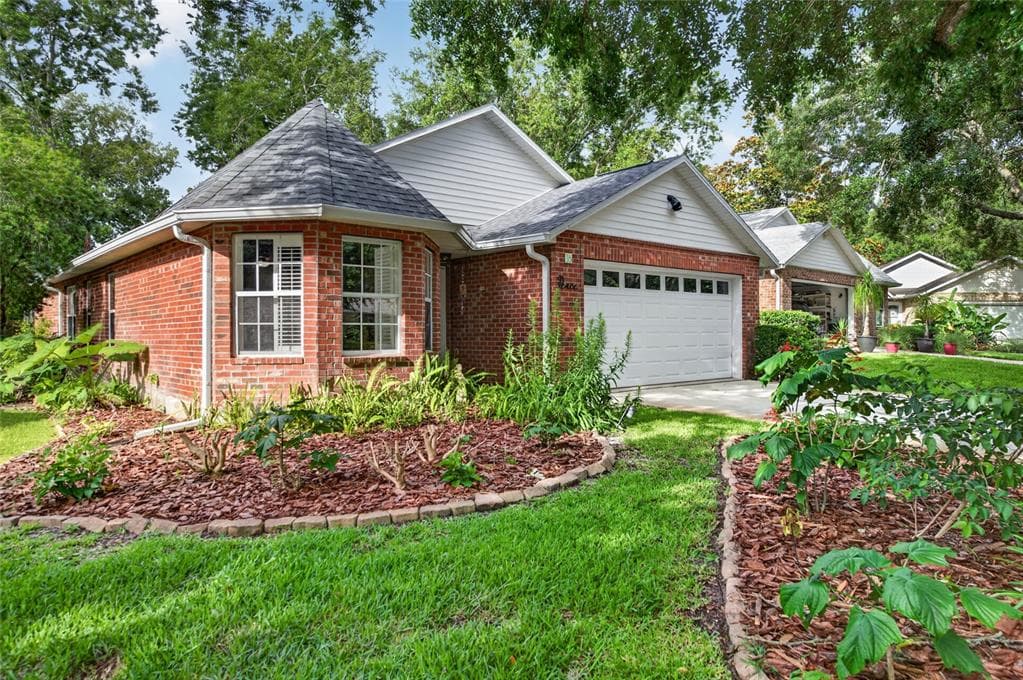 18 OAK VILLAGE DRIVE, ORMOND BEACH, FL 32174