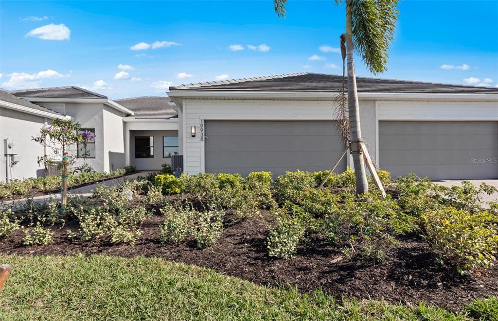 18718 INDIAN ROCK PLACE, LAKEWOOD RANCH, FL 34211