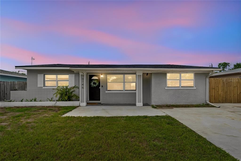 10746 109TH STREET, SEMINOLE, FL 33778