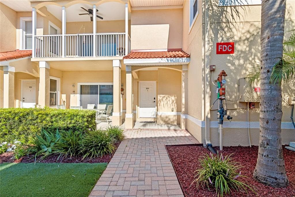 21041 SUNPOINT WAY # 201, LUTZ, FL 33558