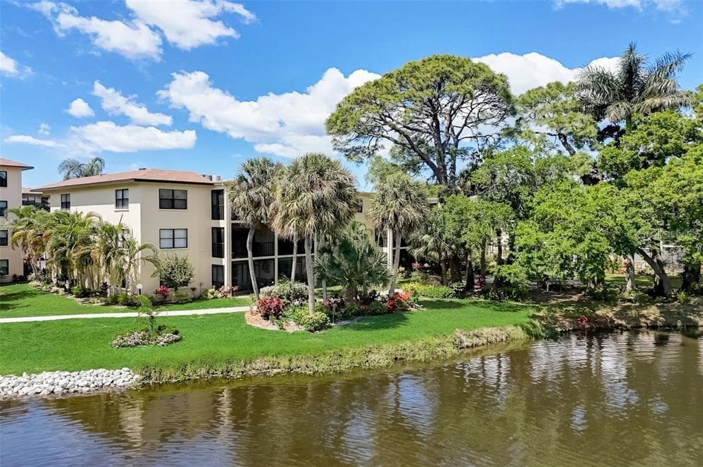 425 30TH AVENUE W # C212, BRADENTON, FL 34205