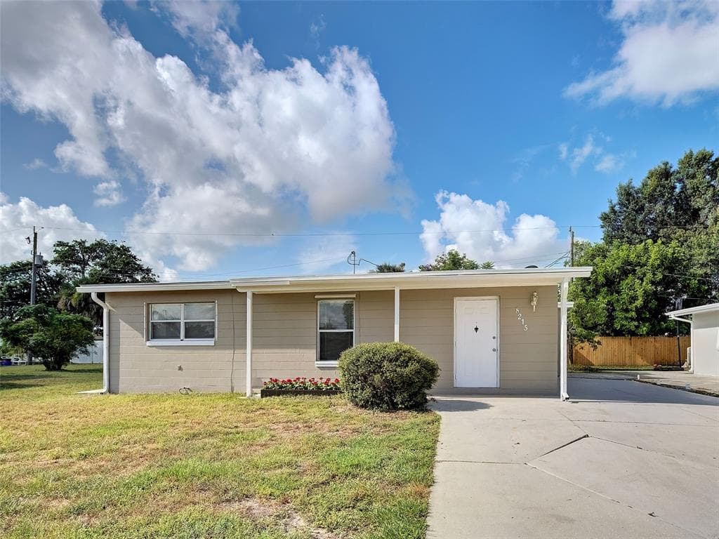 8215 AGRESS AVENUE, NORTH PORT, FL 34287