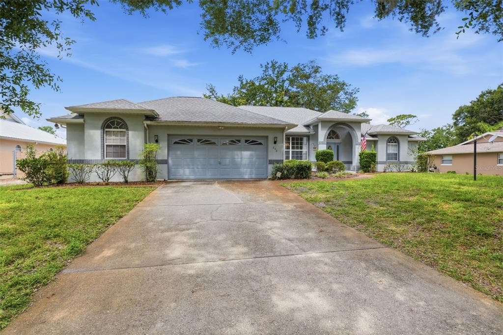 240 N COUNTRY CLUB DRIVE, CRYSTAL RIVER, FL 34429