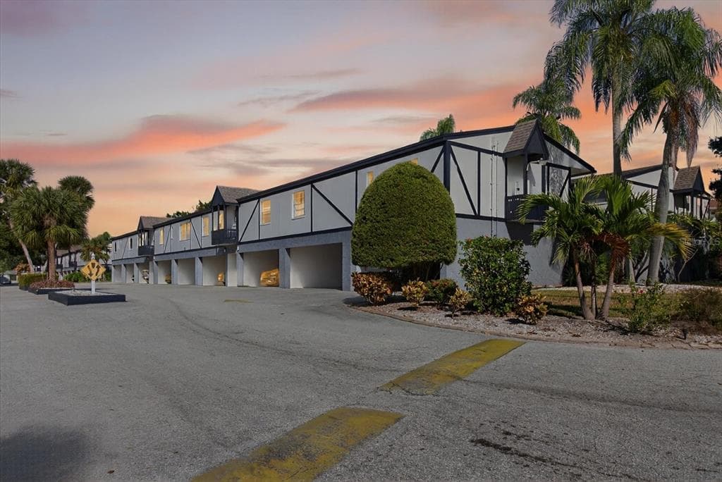 1146 KING ARTHUR COURT # 110, DUNEDIN, FL 34698
