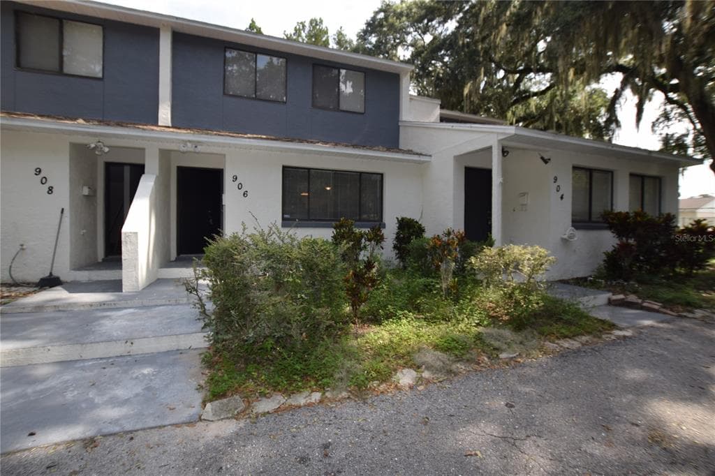906 SUMTER STREET, LEESBURG, FL 34748
