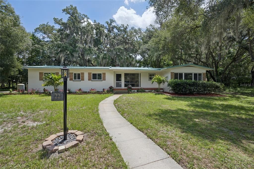 22 POINSETTIA DRIVE, DELAND, FL 32724