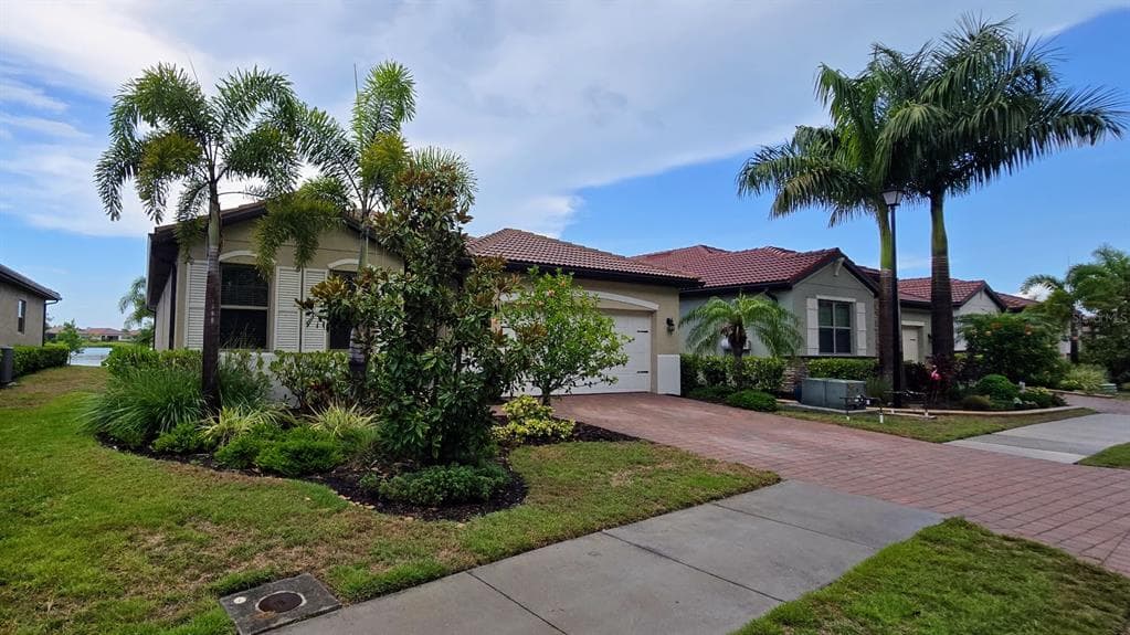 233 VINADIO BOULEVARD, NOKOMIS, FL 34275