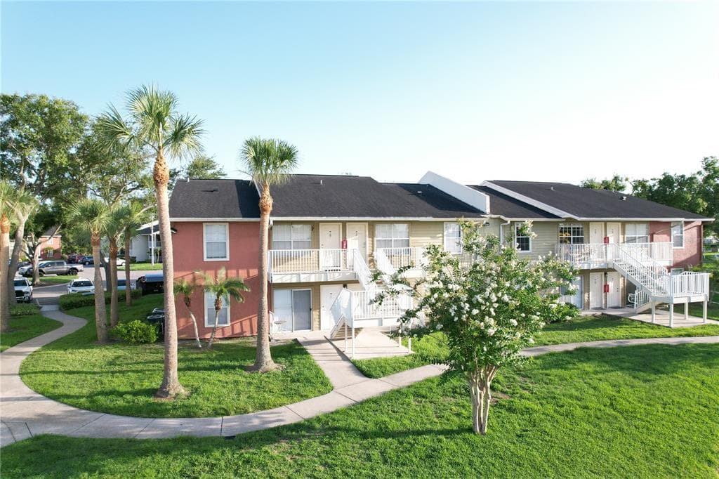 220 LAKE PARSONS GREEN # 206, BRANDON, FL 33511