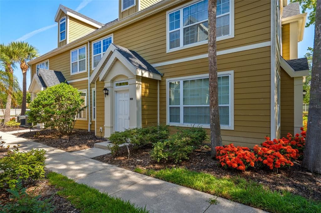 5611 BIDWELL PARKWAY # 204, SARASOTA, FL 34233