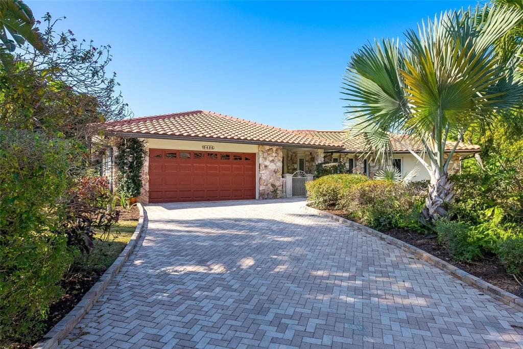 5456 AZURE WAY, SARASOTA, FL 34242