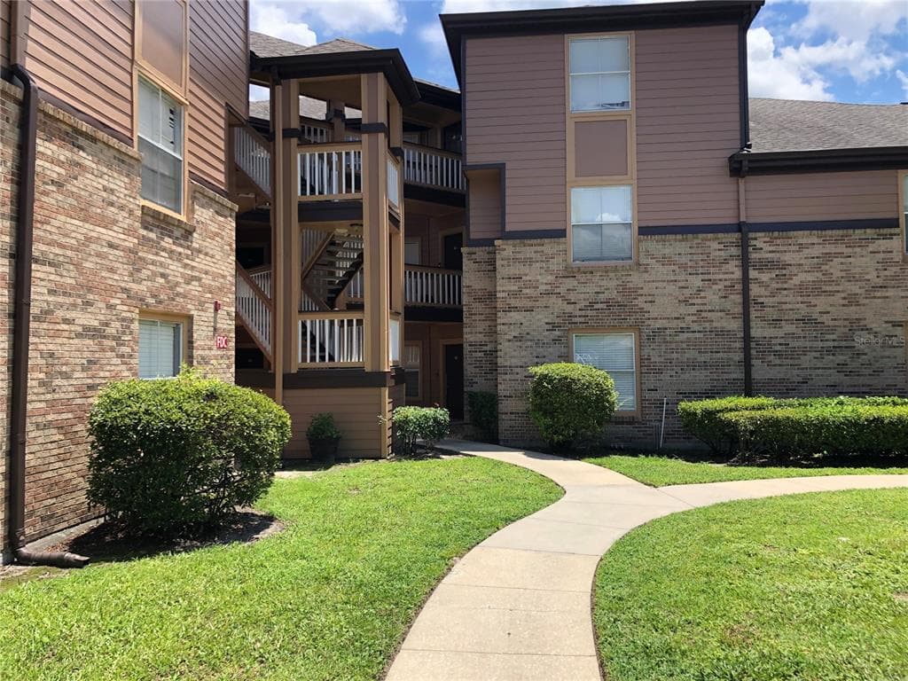498 N PIN OAK PLACE # 304, LONGWOOD, FL 32779