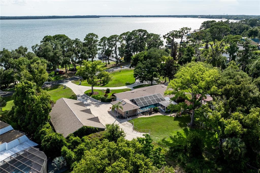 32834 LAKESHORE DRIVE, TAVARES, FL 32778