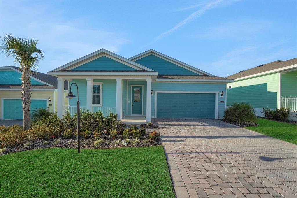 1038 FIESTA KEY CIRCLE, LADY LAKE, FL 32159