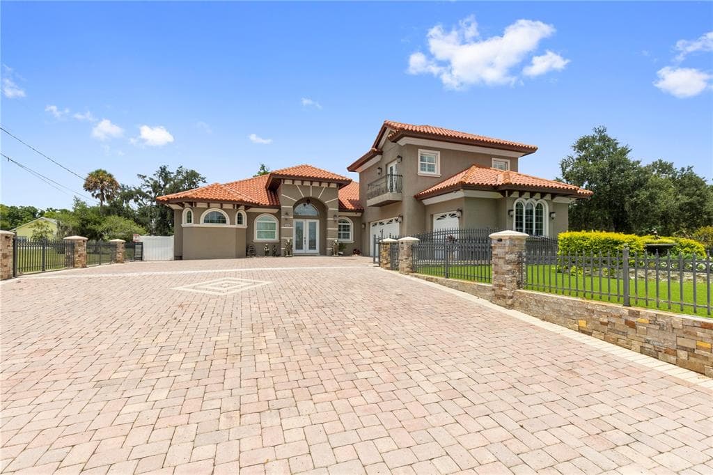 2101 W BEARSS AVENUE, TAMPA, FL 33618