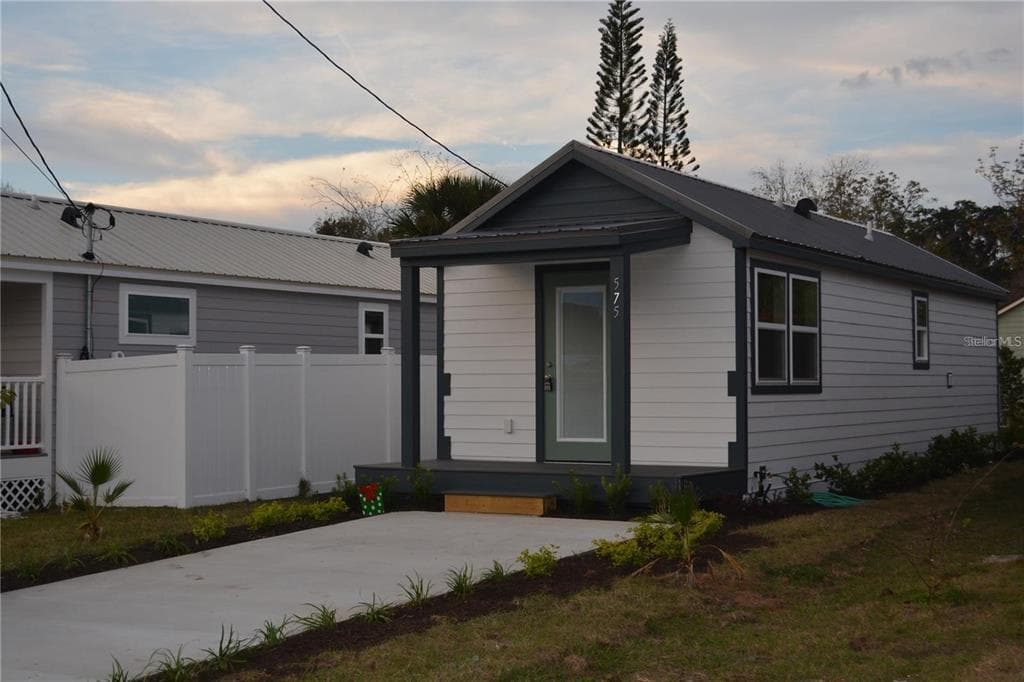 575 2ND STREET, OVIEDO, FL 32765