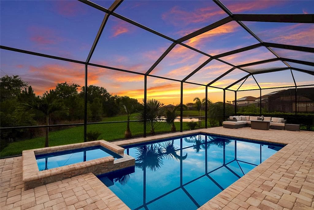 17528 POLO TRAIL, LAKEWOOD RANCH, FL 34211