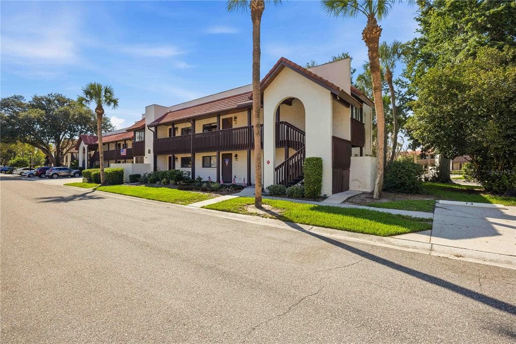 6204 COUNTRY CLUB DRIVE # F24, LAKE WALES, FL 33898