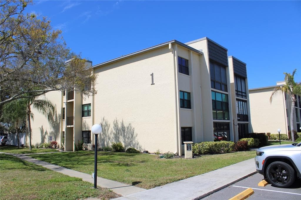 14130 ROSEMARY LANE # 1117, LARGO, FL 33774
