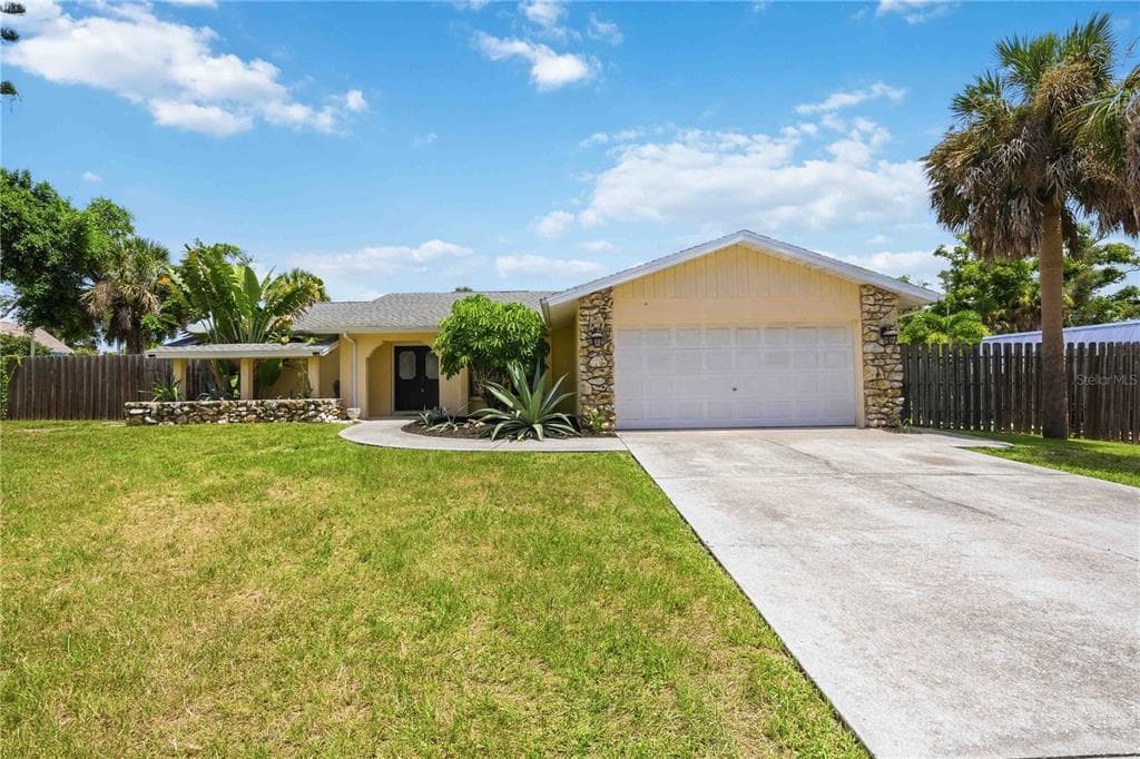 440 LYCHEE ROAD, NOKOMIS, FL 34275