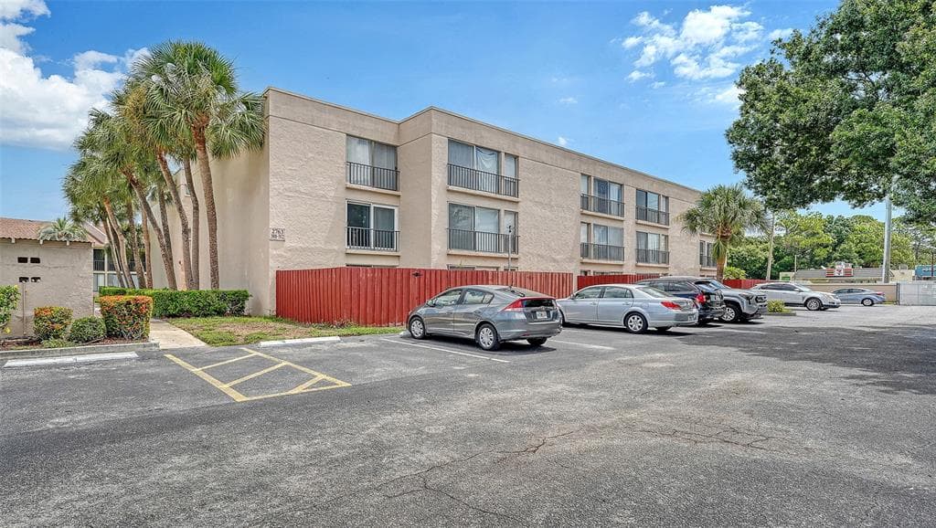 2763 WOODGATE LANE # 104, SARASOTA, FL 34231