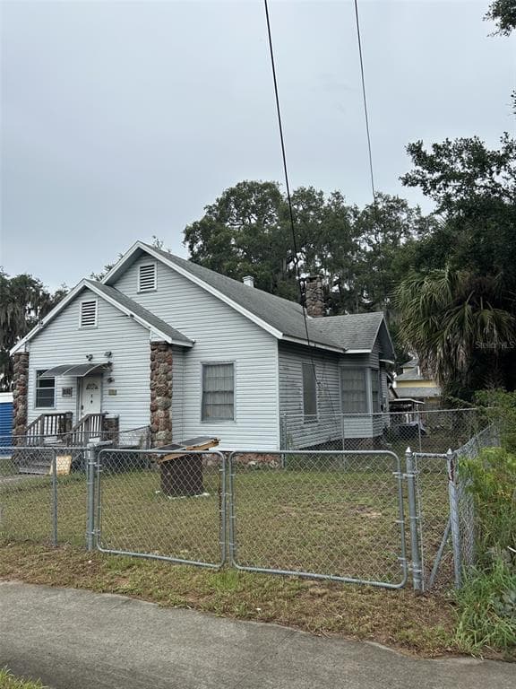 103 E WARD AVENUE, EUSTIS, FL 32726