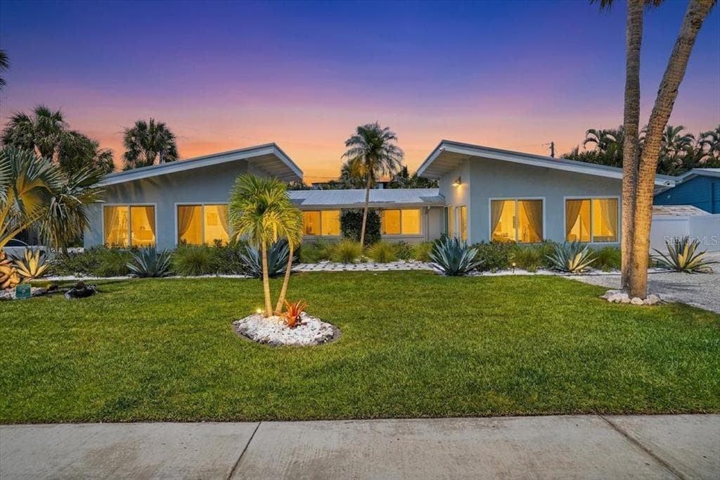 6203 HOLMES BOULEVARD, HOLMES BEACH, FL 34217