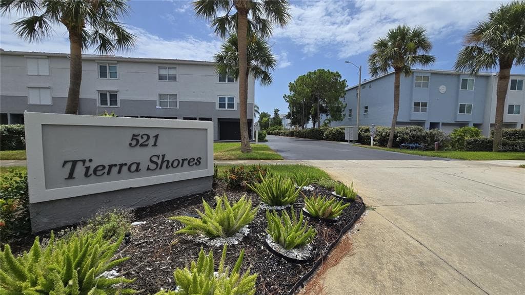 521 PINELLAS BAYWAY S # 206, TIERRA VERDE, FL 33715