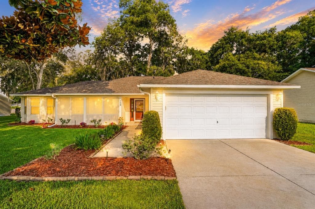 108 CHERRY BLOSSOM LANE, LADY LAKE, FL 32159