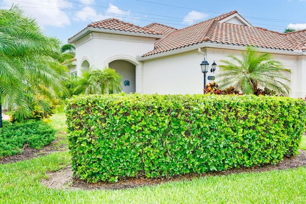 1418 CALLE GRAND STREET, BRADENTON, FL 34209