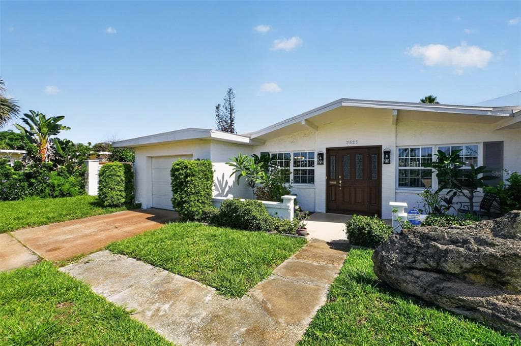2525 CORAL WAY W, DAYTONA BEACH, FL 32118