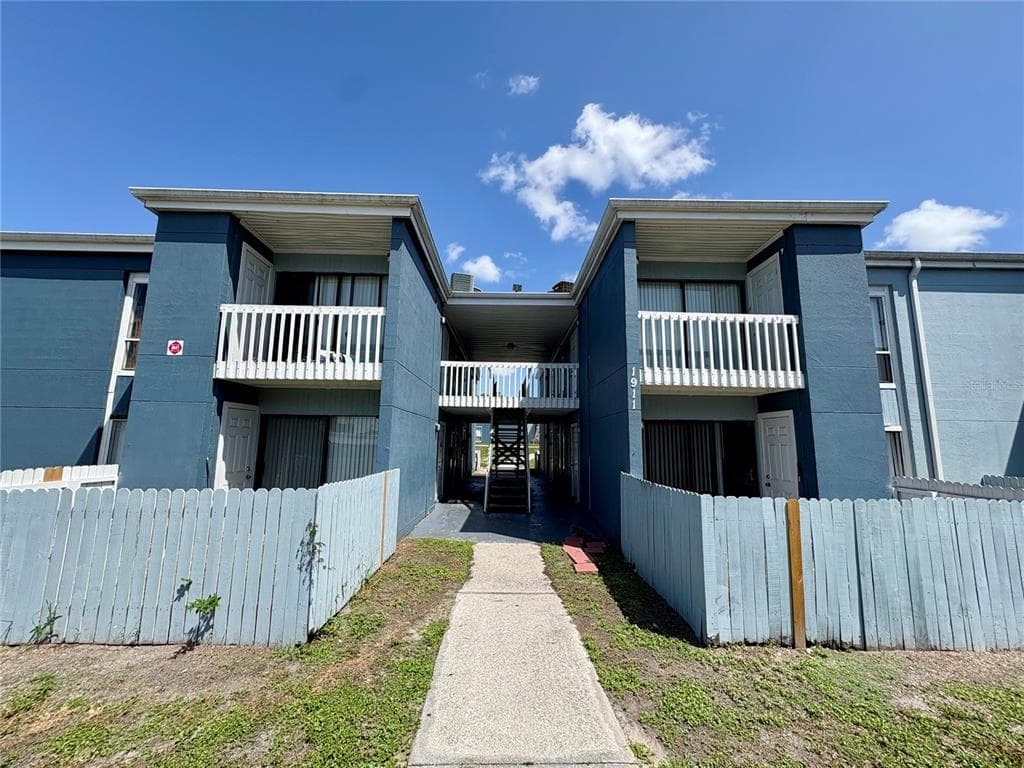 1911 5TH STREET W # E, BRADENTON, FL 34205