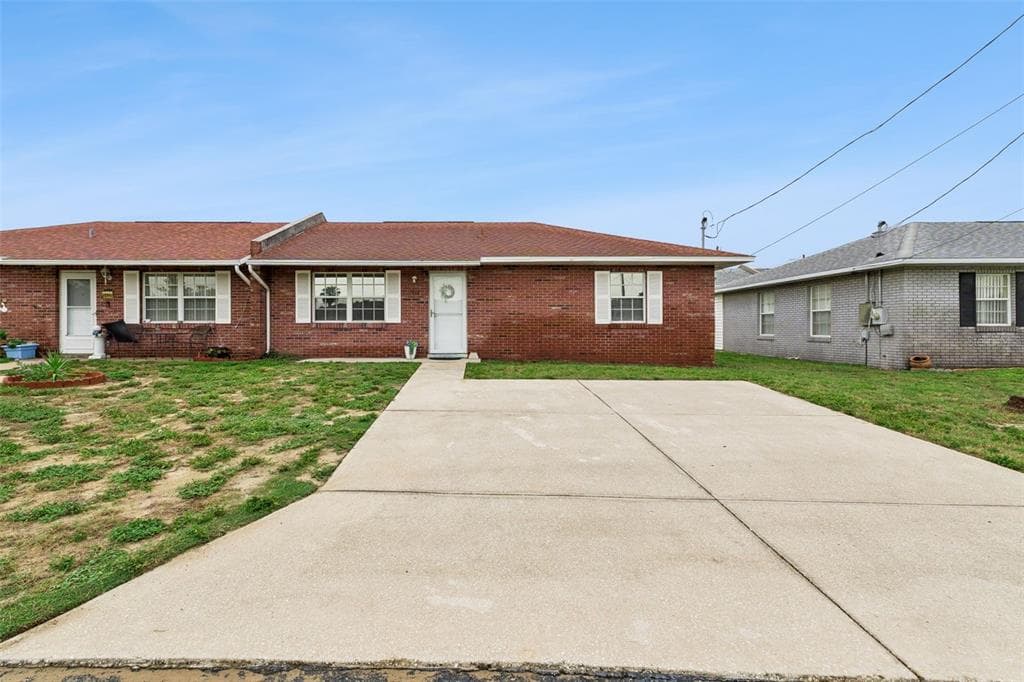 1433 THOUSAND ROSES AVENUE W, LAKE WALES, FL 33853