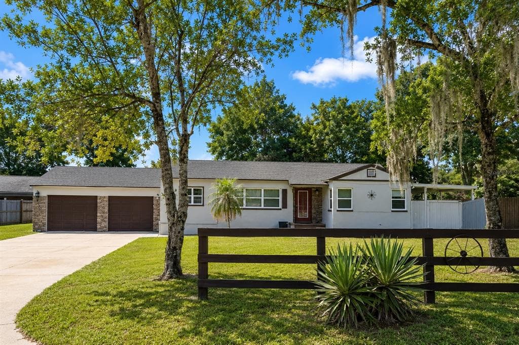 2400 S LAUREL AVENUE, SANFORD, FL 32771