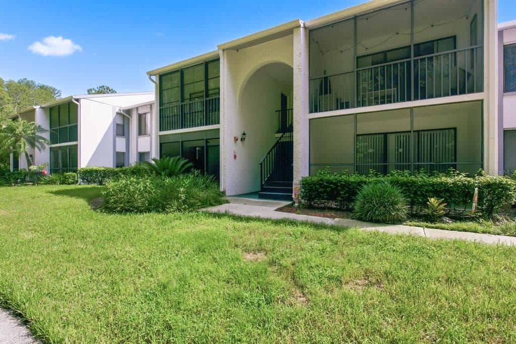 1204 PINE RIDGE CIRCLE W # C1, TARPON SPRINGS, FL 34688