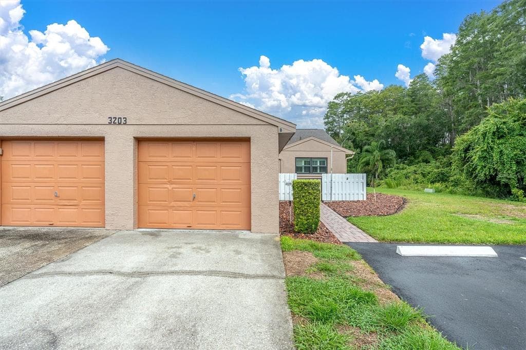 3203 CHARTER CLUB DRIVE # B, TARPON SPRINGS, FL 34688