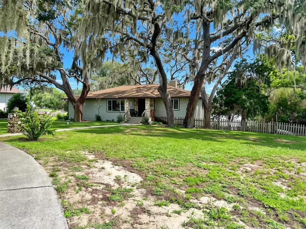 10844 POINCIANA DRIVE, CLERMONT, FL 34711