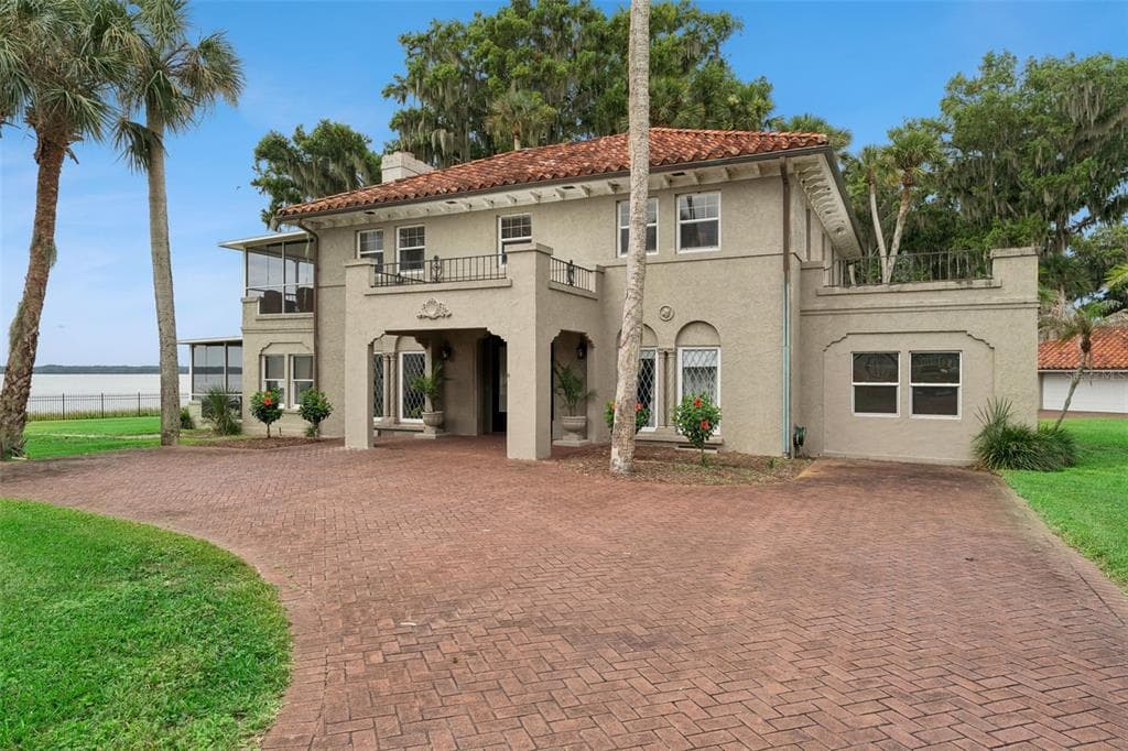 801 LAKE SHORE DRIVE, LEESBURG, FL 34748