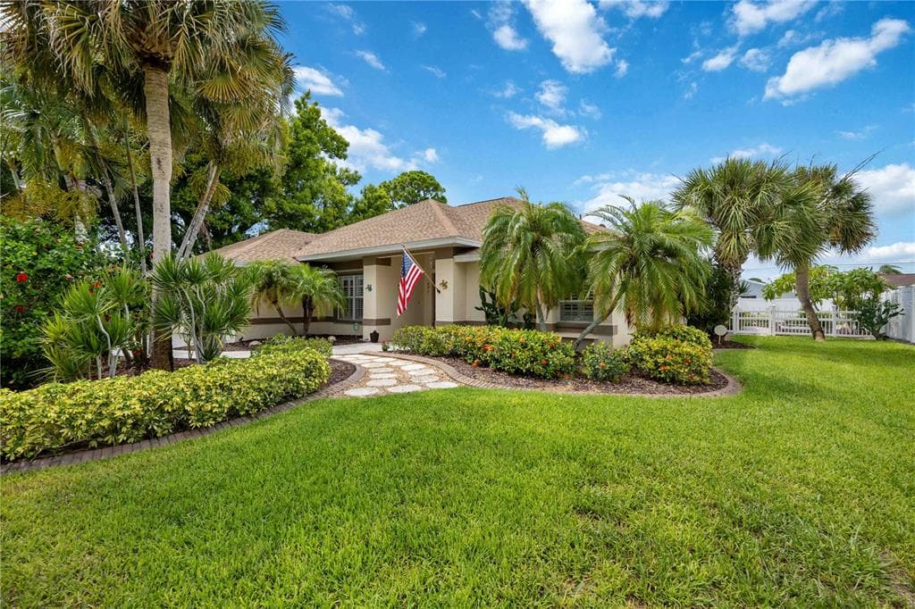 230 E GREEN STREET, ENGLEWOOD, FL 34223