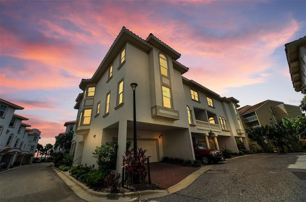 1340 BAYSHORE BOULEVARD # 304, DUNEDIN, FL 34698