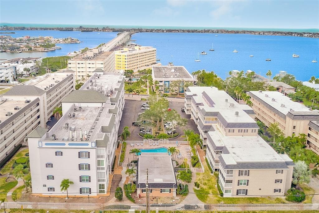 147 BLUFF VIEW DRIVE # 304, LARGO, FL 33770