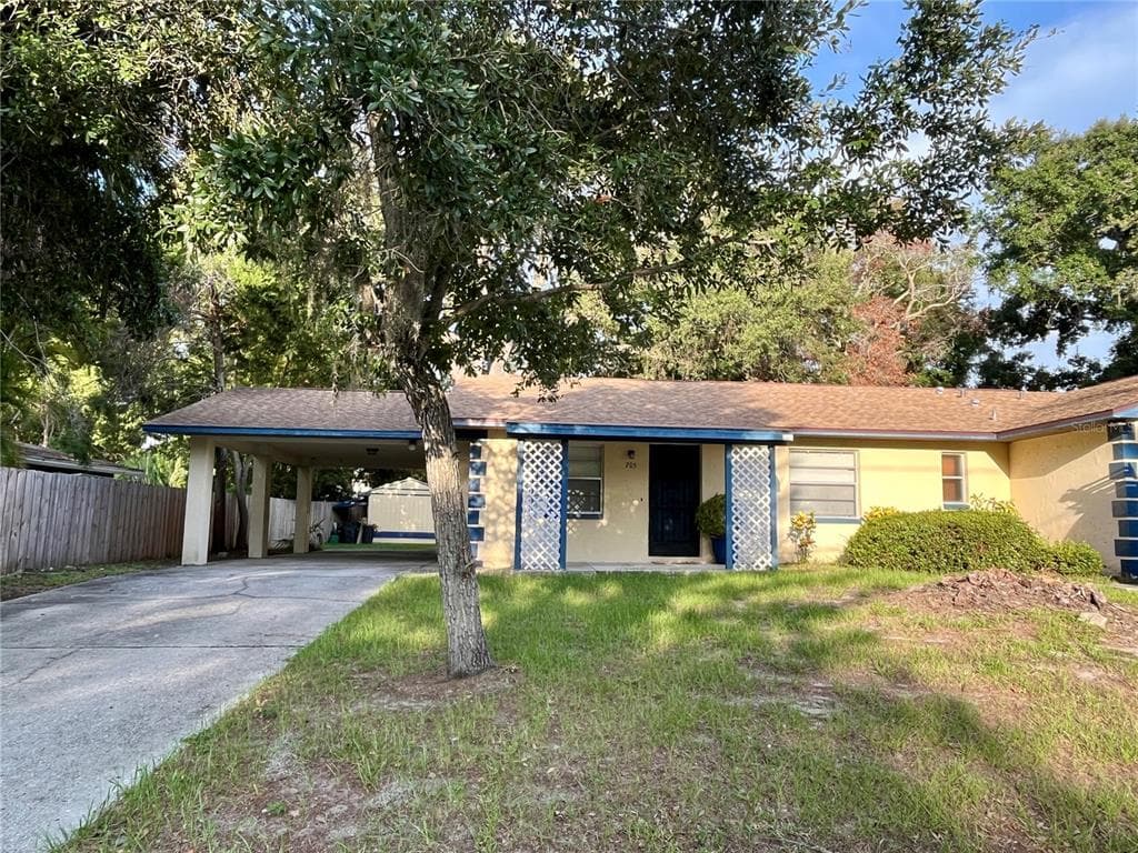 705 BAYOU AVENUE, TARPON SPRINGS, FL 34689