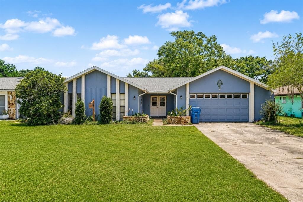 9074 HEATHER BOULEVARD, WEEKI WACHEE, FL 34613