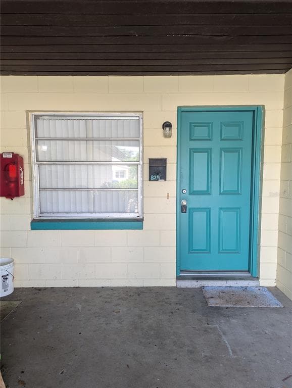824 N SAINT CLAIR ABRAMS AVENUE, TAVARES, FL 32778