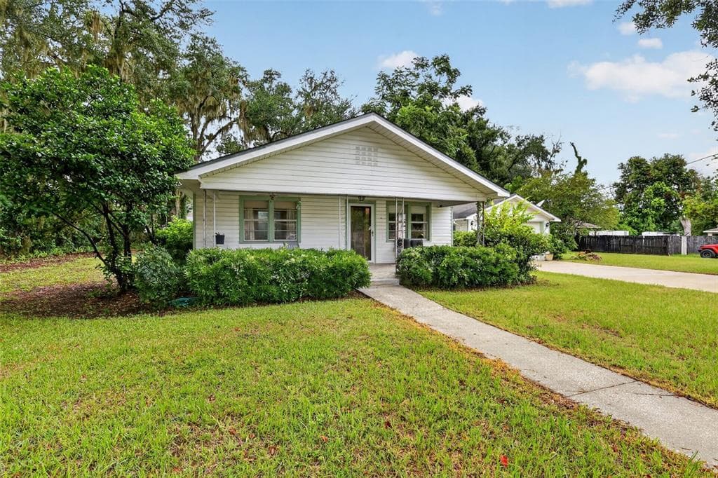 605 STANLEY AVENUE, WILDWOOD, FL 34785