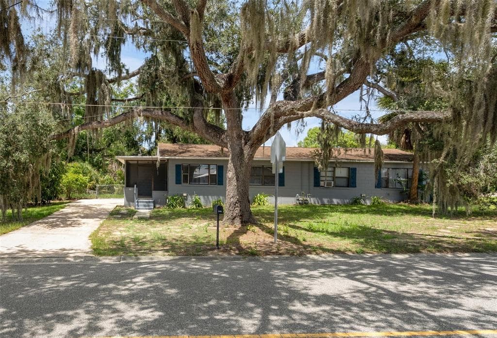 1220 MORIN STREET # B, EUSTIS, FL 32726